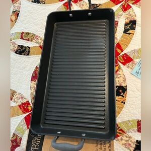 NWT Pampered chef double burner grill pan